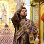 Божественная литургия  в Великий Четверток, день Воспоминания Тайной Вечери в кафедральном Александро-Невском собре.