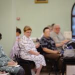 В Просветительском центре святителя Гурия Таврического прошла встреча курса "Читаем Библию вместе с батюшкой".