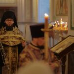 Воскресные богослужения в Александро-Невском кафедральном соборе в Неделю 16-ю по Пятидесятнице, по Воздвижению