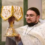 В Рождественскую ночь Митрополит Тихон возглавил праздничную Божественную литургию в кафедральном Александро-Невском соборе.