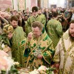 В канун праздника Входа Господня в Иерусалим Митрополит Симферопольский и Крымский Лазарь возглавил всенощное бдение в кафедральном Александро-Невском г. Симферополя.