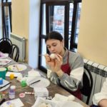 Для воспитанников студии изобразительного и декоративно-прикладного искусства воскресной школы Просветительского центра имени св. Гурия Таврического был проведён мастер-класс по росписи пасхальных яиц.