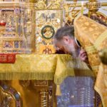 Литургия в Неделю 28-ю по Пятидесятнице, день памяти великомученицы Варвары в кафедральном Александро-Невском соборе.
