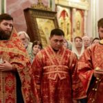 В канун праздника Воздвижения Честного и Животворящего Креста Господня епископ Ялтинский Нестор совершил всенощное бдение в кафедральном Александро-Невском соборе г. Симферополя.