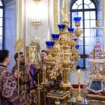 В канун Недели Крестопоклонной Митрополит Лазарь совершил всенощное бдение в кафедральном  Александро-Невском соборе г. Симферополя.