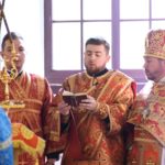 В кафедральном соборе святого благоверного князя Александра Невского г. Симферополя была доставлена копия Животворящего Креста Господня из Годеново.