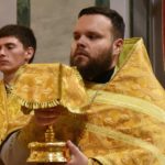 В Неделю 5-ю по Пятидесятнице, праздник Тихвинской иконы Божией Матери епископ Каллиник совершил Божественную литургию в кафедральном Александро-Невском соборе г.Симферополя.