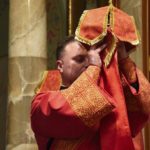 В Неделю 17-ю по Пятидесятнице, по Воздвижении,  Преосвященный Каллиник, епископ Бахчисарайский совершил Божественную литургию в нижнем храме имени св.Гурия Таврического, кафедрального Свято- Александро- Невского собора г.Симферополя.