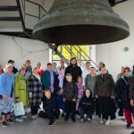 Паломники в Александро‑Невском кафедральном соборе Симферополя: экскурсия, молитва и знакомство с историей святыни.