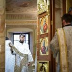 В РОЖДЕСТВЕНСКИЙ СОЧЕЛЬНИК БЫЛА СОВЕРШЕНА ЛИТУРГИЯ СВЯТИТЕЛЯ ВАСИЛИЯ ВЕЛИКОГО В АЛЕКСАНДРО-НЕВСКОМ КАФЕДРАЛЬНОМ СОБОРЕ Г. СИМФЕРОПОЛЯ.