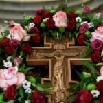 Митрополит Симферопольский и Крымский Лазарь возглавил Литургию в кафедральном Александро-Невском соборе  в праздник Происхождения Честных Древ Животворящего Креста Господня.