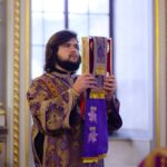 Праздничные богослужения в Александро-Невском кафедральном соборе в день празднования Происхождения (изнесения) Честных Древ Животворящего Креста Господня.