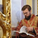 В кафедральном соборе святого благоверного князя Александра Невского г. Симферополя была доставлена копия Животворящего Креста Господня из Годеново.