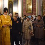 Всенощное бление в канун дня памяти святителя Николая, архиепископа Мир Ликийских, чудотворца в кафедральном Александро-Невском соборе.