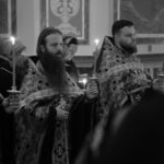 В канун Великой Пятницы Митрополит Симферопольский и Крымский Лазарь возглавил утреню с чтением двенадцати Евангелий Последования Святых и спасительных Страстей Господа нашего Иисуса Христа в кафедральном Александро-Невском соборе г Симферополя.