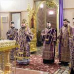 В канун Недели Крестопоклонной Митрополит Лазарь совершил всенощное бдение в кафедральном  Александро-Невском соборе г. Симферополя.