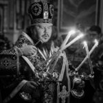 В  канун Великой Субботы епископ Бахчисарайский Каллиник совершил утреню с чином погребения Господа нашего Иисуса Христа в кафедральном Александро - Невском соборе г. Симферополя.