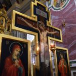 В канун Великой Пятницы Митрополит Симферопольский и Крымский Лазарь возглавил утреню с чтением двенадцати Евангелий Последования Святых и спасительных Страстей Господа нашего Иисуса Христа в кафедральном Александро-Невском соборе г Симферополя.