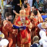 В праздник Происхождения Честных Древ Животворящего Креста Господня  епископ Нестор совершил малое освящение воды и освятил мед в кафедральном Александро-Невском соборе г. Симферополя.