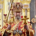В Пасхальную ночь Митрополит Симферопольский и Крымский Лазарь возглавил праздничное богослужение в кафедральном Александро-Невском соборе г. Симферополя.