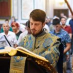 В  Неделю 12-ю по Пятидесятнице Преосвященный епископ Каллиник совершил Божественную литургию в кафедральном Александро-Невском соборе г. Симферополя.