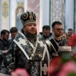 В  канун Великой Субботы епископ Бахчисарайский Каллиник совершил утреню с чином погребения Господа нашего Иисуса Христа в кафедральном Александро - Невском соборе г. Симферополя.