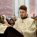 Литургия святителя Василия Великого в Великую субботу в кафедральном Александро-Невском соборе г. Симферополя.