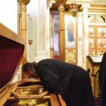 Духовенство молитвенно почтили мощи Святителя Гурия Таврического, почивающие в нижнем храме кафедрального Александро- Невского собора г. Симферополя.