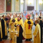 Воскресные богослужения в Александро-Невском кафедральном соборе в Неделю 10-ю по Пятидесятнице, день памяти великомученика и целителя Пантелеимона