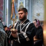 В канун Великой Пятницы Митрополит Симферопольский и Крымский Лазарь возглавил утреню с чтением двенадцати Евангелий Последования Святых и спасительных Страстей Господа нашего Иисуса Христа в кафедральном Александро-Невском соборе г Симферополя.