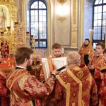 В канун праздника Воздвижения Честного и Животворящего Креста Господня епископ Ялтинский Нестор совершил всенощное бдение в кафедральном Александро-Невском соборе г. Симферополя.