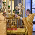 Литургия в Неделю 28-ю по Пятидесятнице, день памяти великомученицы Варвары в кафедральном Александро-Невском соборе.