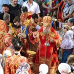 В праздник Происхождения Честных Древ Животворящего Креста Господня  епископ Нестор совершил малое освящение воды и освятил мед в кафедральном Александро-Невском соборе г. Симферополя.