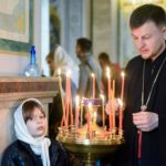 Митрополит Симферопольский и Крымский Лазарь совершил Пасхальную вечерню вторника Светлой седмицы в кафедральном Александро-Невском соборе г. Симферополя.