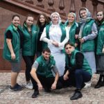 На территории кафедрального Свято-Александро-Невского собора г. Симферополя прошла ежегодная благотворительная акция "Белый цветок".