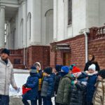 Экскурсия для учащихся гимназии №1 им. И.В. ﻿Курчатова в Александро-Невском кафедральном соборе