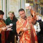 В день Радоницы в кафедральном Александро-Невском соборе г. Симферополя была совершена панихида по усопшим .