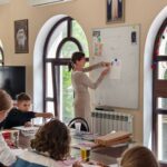 В Воскресной школе при Просветительском центре им. святителя Гурия Таврического прошел мастер-класс по акварельному рисунку в осенней тематике
