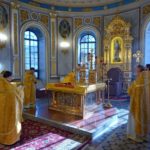 Литургия в Неделю о мытаре и фарисее, праздник Иверской иконы Божией Матери и святителя Алексия в кафедральном Александро-Невском соборе.