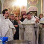 Богослужение в нижнем храме (во имя святителя Гурия, Архиепископа Таврического) в Крещенский сочельник.