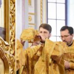 В Неделю 2-ю по Пятидесятнице, Всех святых, в земле Русской просиявших, епископ Нестор совершил Литургию в кафедральном Александро-Невском соборе г. Симферополя.