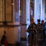 Митрополит Тихон совершил утреню с чтением двенадцати Страстных Евангелий в Александро-Невском кафедральном соборе