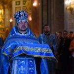 В  Неделю Крестопоклонную Митрополит Тихон возглавил Литургию в кафедральном Александро-Невского собора.