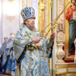 Глава Крымской Митрополии, Высокопреосвященнейший Митрополит Симферопольский и Крымский Лазарь, возглавил праздничную Божественную литургию в кафедральном соборе святого благоверного князя Александра Невского г. Симферополя.