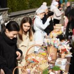 По благословению Митрополита Симферопольского и Крымского Лазаря проведена благотворительная ярмарка «В ожидании Пасхи».