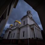 Повечерие с чтением канона преподобного Андрея Критского в Александро-Невском кафедральном соборе.