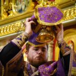 Божественная литургия  в Великий Четверток, день Воспоминания Тайной Вечери в кафедральном Александро-Невском собре.