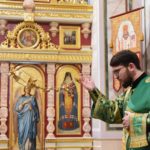 В праздник Входа Господня в Иерусалим  епископ Бахчисарайский Каллиник совершил праздничную Божественную литургию в кафедральном Александро-Невском соборе г. Симферополя.