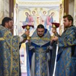 В ПРАЗДНИК КАЗАНСКОЙ ИКОНЫ БОЖИЕЙ МАТЕРИ ЕПИСКОП БАХЧИСАРАЙСКИЙ КАЛЛИНИК ВОЗГЛАВИЛ ЛИТУРГИЮ В АЛЕКСАНДРО-НЕВСКОМ КАФЕДРАЛЬНОМ СОБОРЕ Г. СИМФЕРОПОЛЯ.