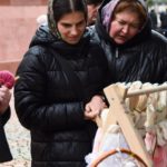 На территории кафедрального Свято-Александро- Невского собора прошла благотворительная ярмарка посвящённая дню памяти святителя Николая Чудотворца.